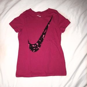 Girl’s Nike tee